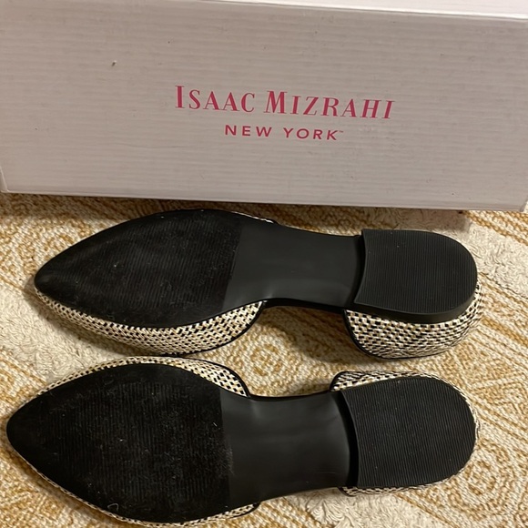 Flat Shoes - Picture 3 of 5